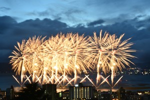 19年の諏訪湖花火