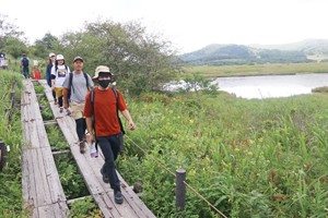 八島にぎわう200814